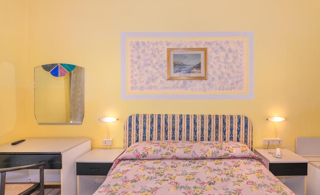 Hotel Stella Del Mare Viareggio Kültér fotó