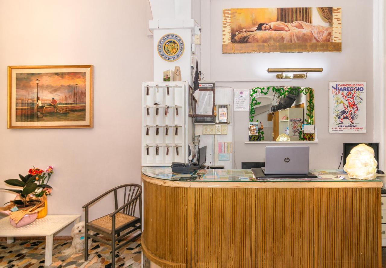 Hotel Stella Del Mare Viareggio Kültér fotó